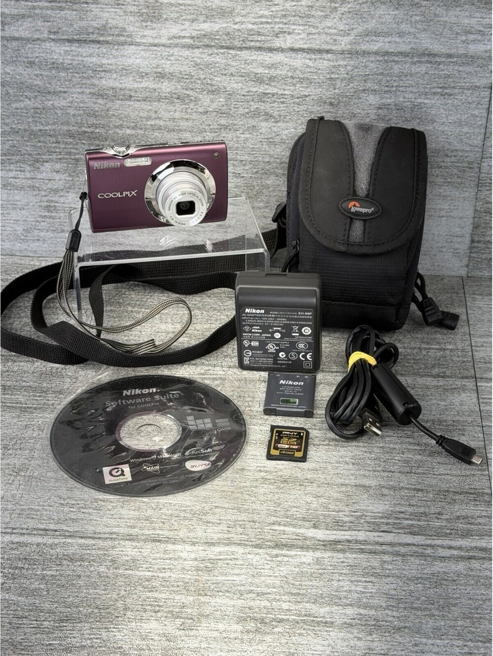 Nikon Coolpix S3000 Digital Camera Plum Wide Angle Nikkor 4x Zoom 12mp Purple
